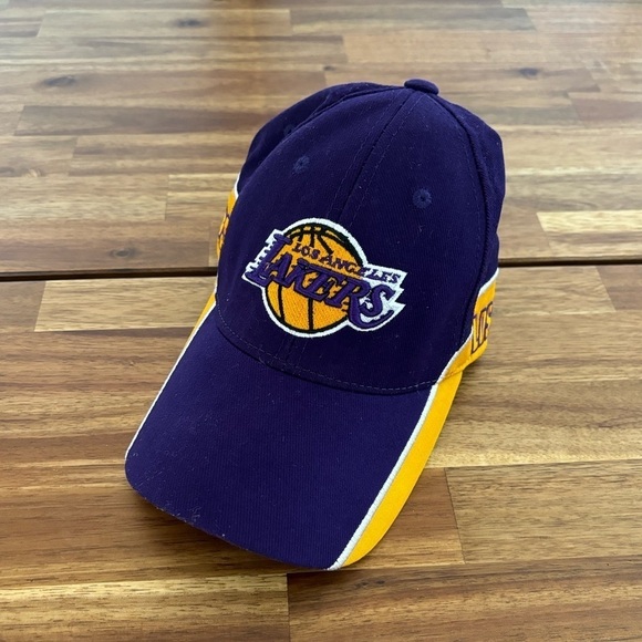 NBA Los Angeles Lakers hat. One size fits most - Picture 2 of 9